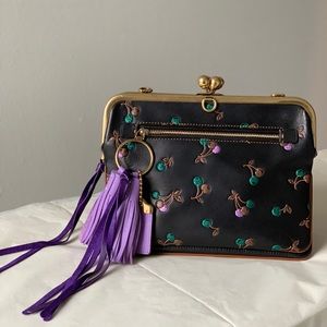 Coach Runway! Crossbody clutch